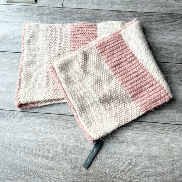 NWT Love & Lore Pink Ivory Knitted Circle Infinity Scarf - Picture 5 of 8